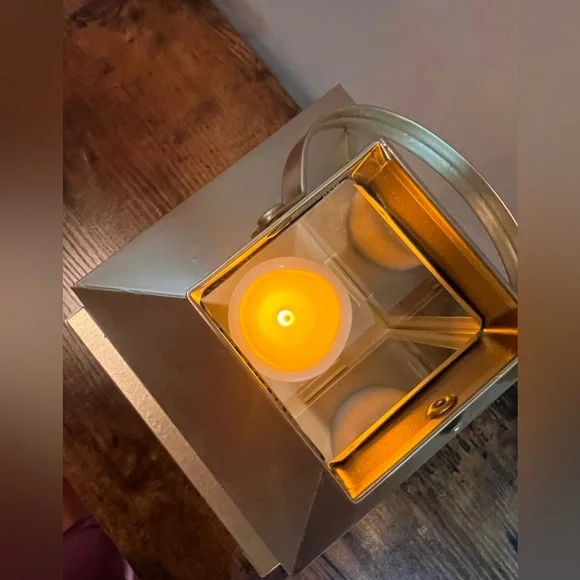 Lantern - Picture 3 of 5